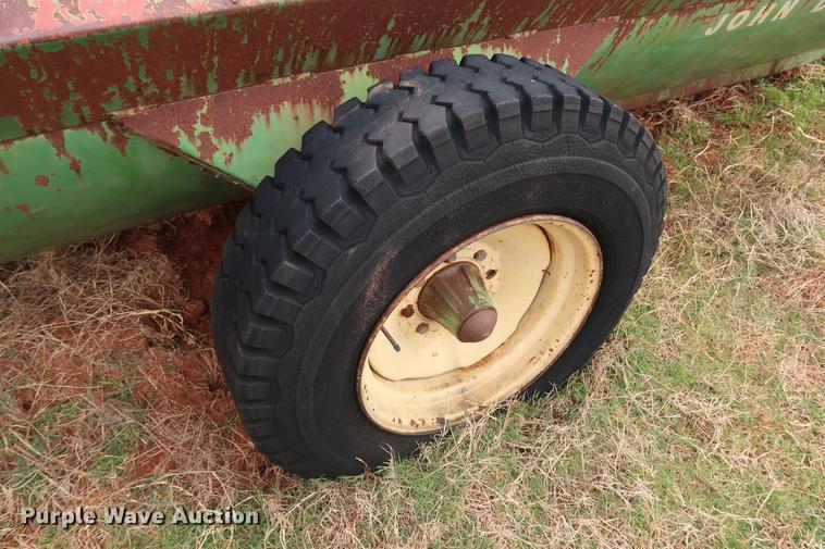 image for item DG3384 John Deere 79 manure spreader