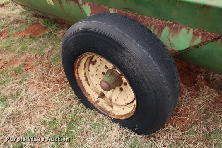 image for item DG3384 John Deere 79 manure spreader