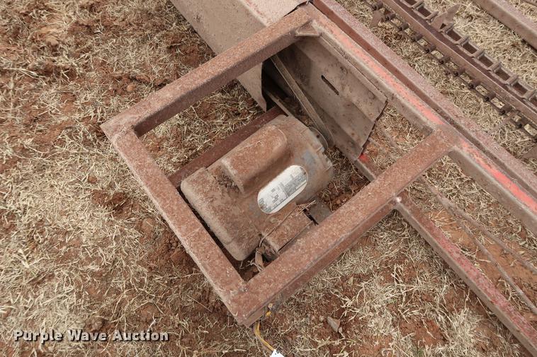 image for item DG3387 Square bale elevator