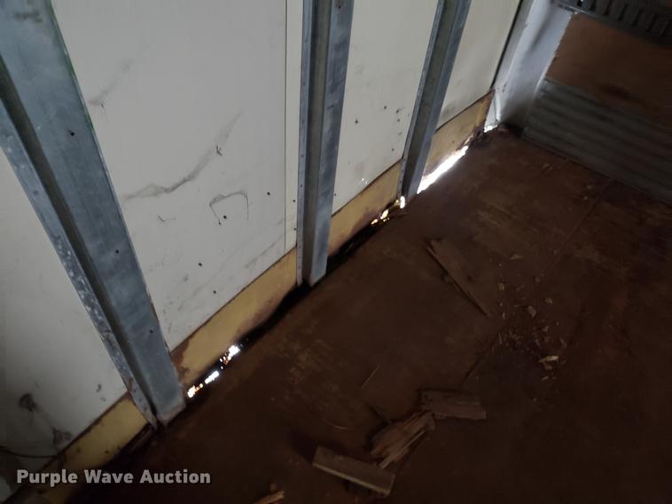 image for item AV9282 2001 Utility dry van trailer