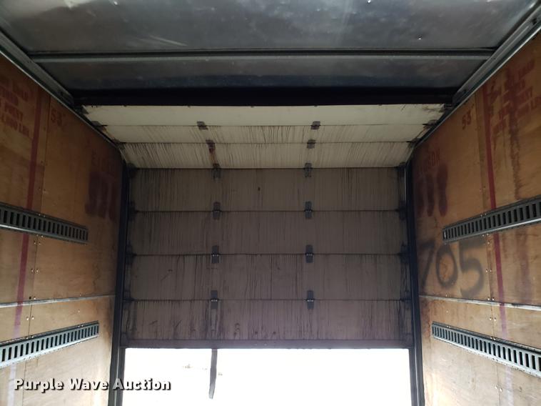 image for item AV9282 2001 Utility dry van trailer