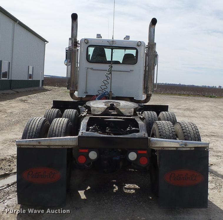 image for item CD9572 2012 Peterbilt 388 semi truck