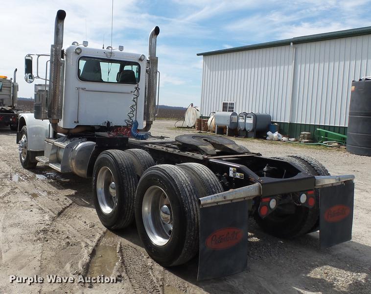 image for item CD9572 2012 Peterbilt 388 semi truck