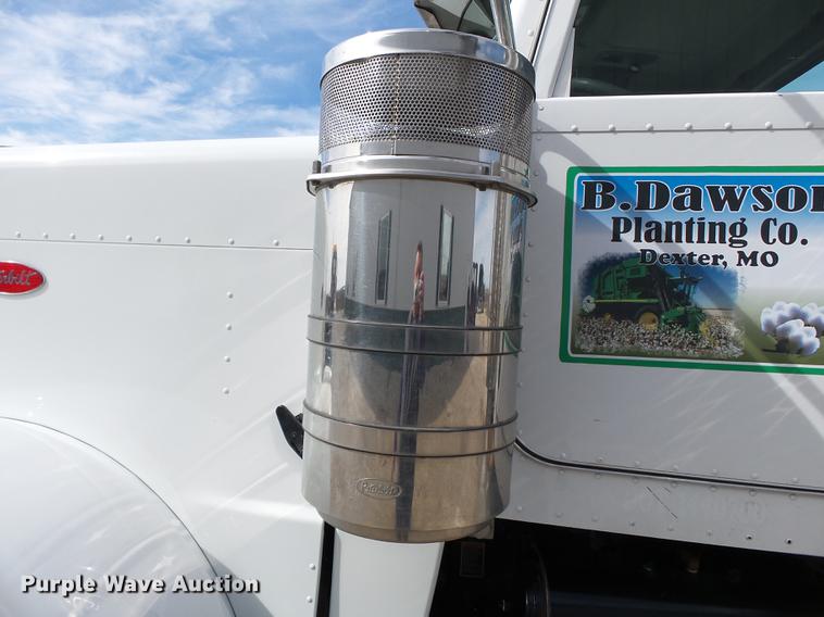 image for item CD9572 2012 Peterbilt 388 semi truck