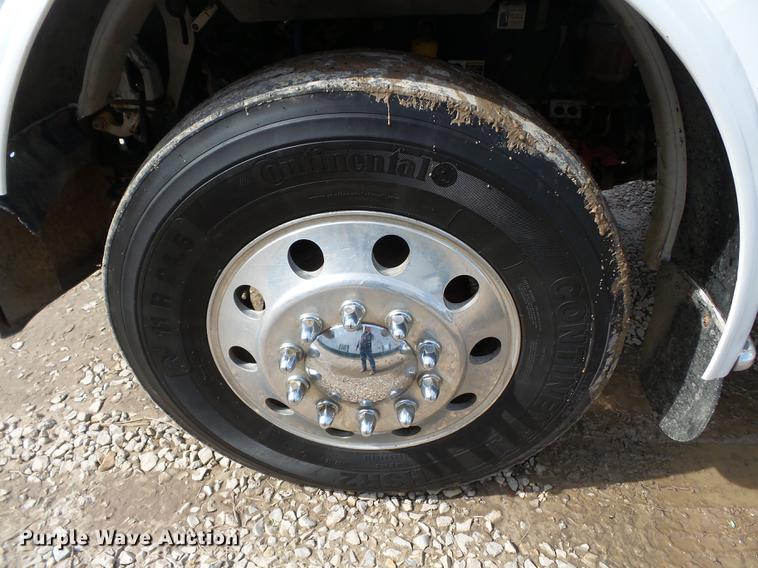 image for item CD9572 2012 Peterbilt 388 semi truck