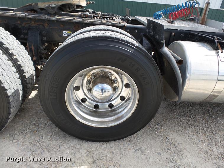 image for item CD9572 2012 Peterbilt 388 semi truck