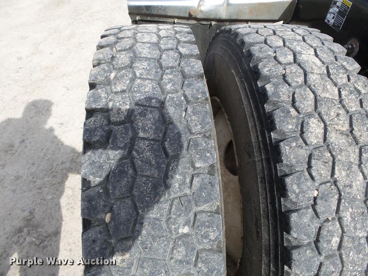 image for item CD9572 2012 Peterbilt 388 semi truck