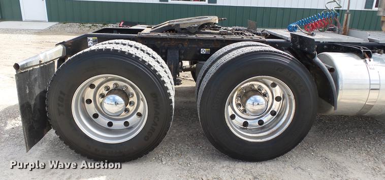 image for item CD9572 2012 Peterbilt 388 semi truck