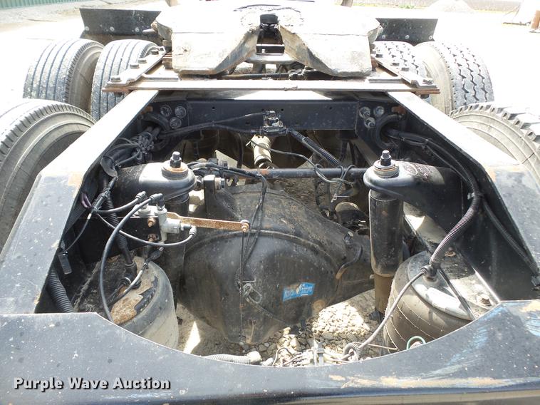 image for item CD9572 2012 Peterbilt 388 semi truck