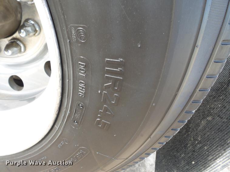 image for item CD9572 2012 Peterbilt 388 semi truck