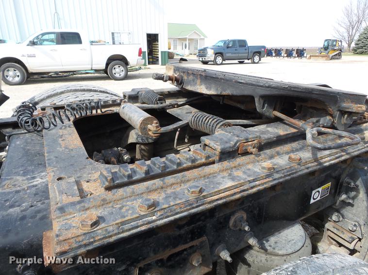 image for item CD9572 2012 Peterbilt 388 semi truck