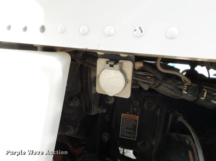 image for item CD9572 2012 Peterbilt 388 semi truck