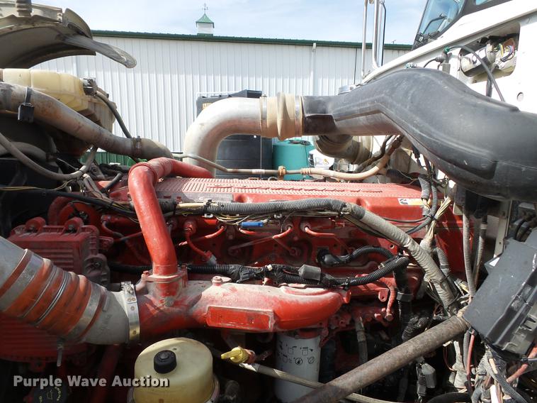 image for item CD9572 2012 Peterbilt 388 semi truck