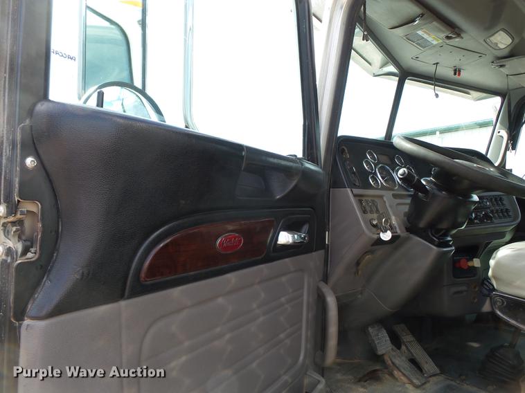image for item CD9572 2012 Peterbilt 388 semi truck