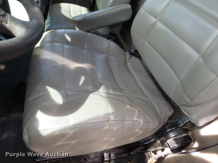 image for item CD9572 2012 Peterbilt 388 semi truck