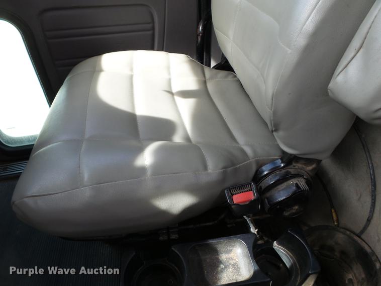 image for item CD9572 2012 Peterbilt 388 semi truck