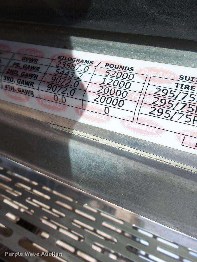 image for item CD9572 2012 Peterbilt 388 semi truck