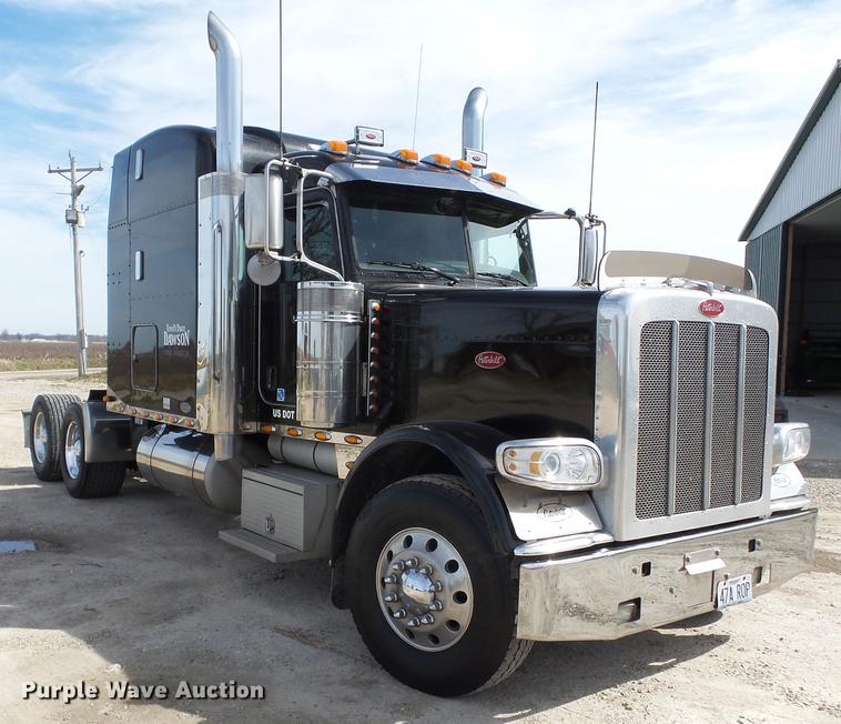 image for item CD9573 2008 Peterbilt 388 semi truck