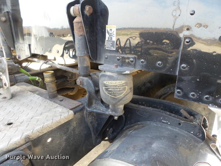 image for item CD9573 2008 Peterbilt 388 semi truck