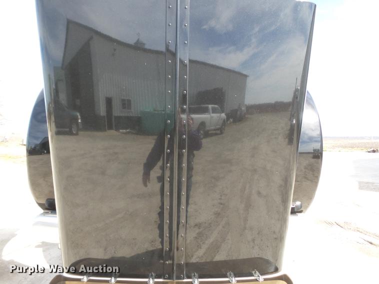 image for item CD9573 2008 Peterbilt 388 semi truck