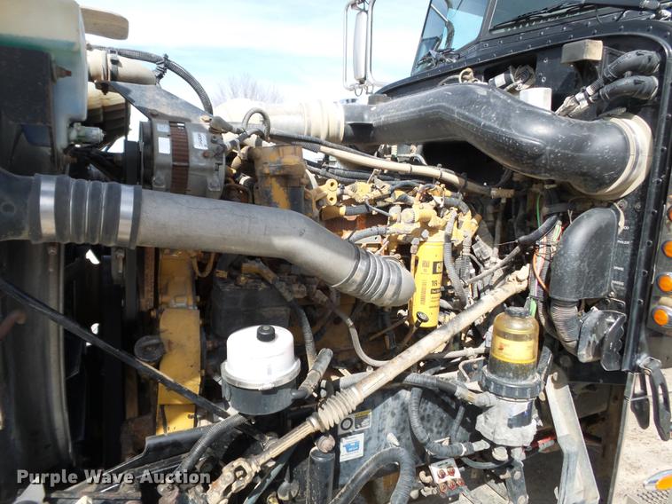 image for item CD9573 2008 Peterbilt 388 semi truck