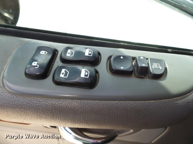 image for item CD9573 2008 Peterbilt 388 semi truck