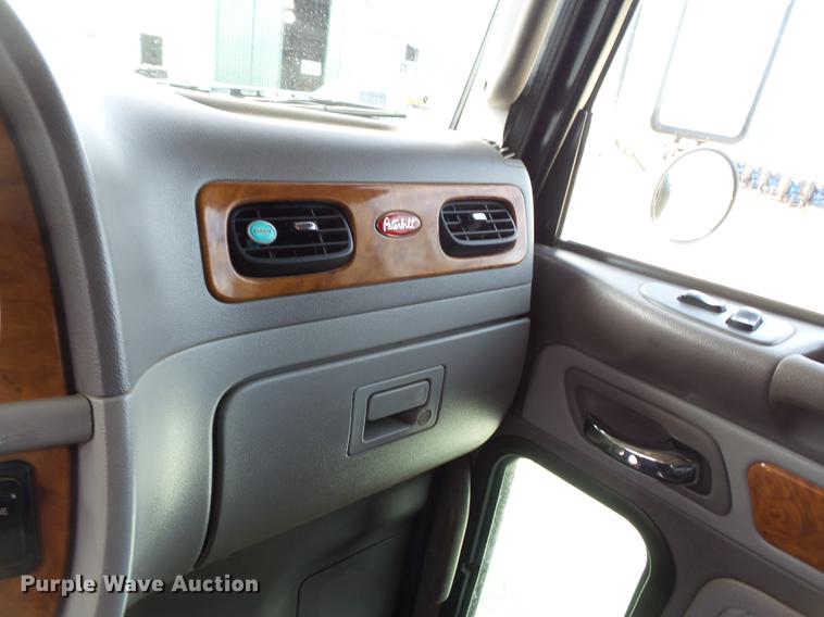 image for item CD9573 2008 Peterbilt 388 semi truck