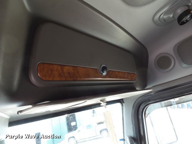 image for item CD9573 2008 Peterbilt 388 semi truck