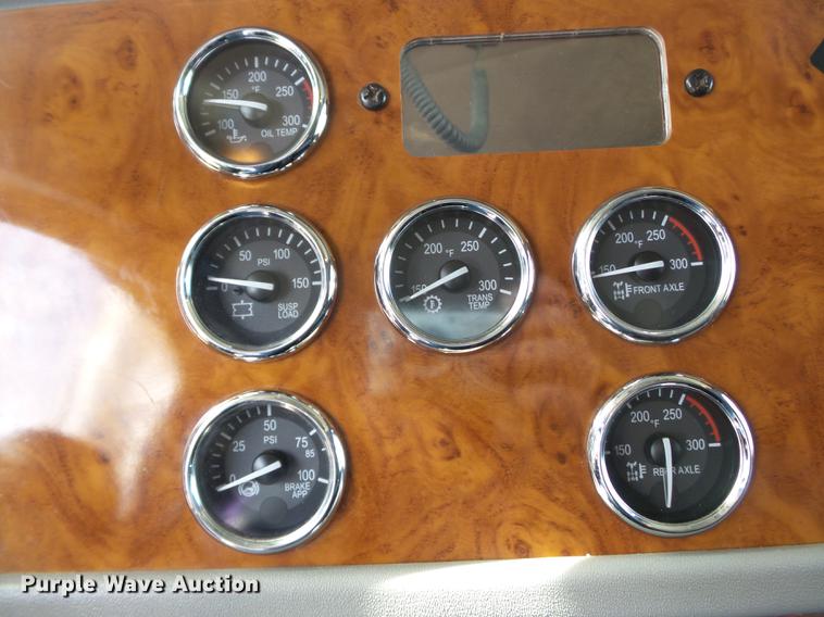 image for item CD9573 2008 Peterbilt 388 semi truck