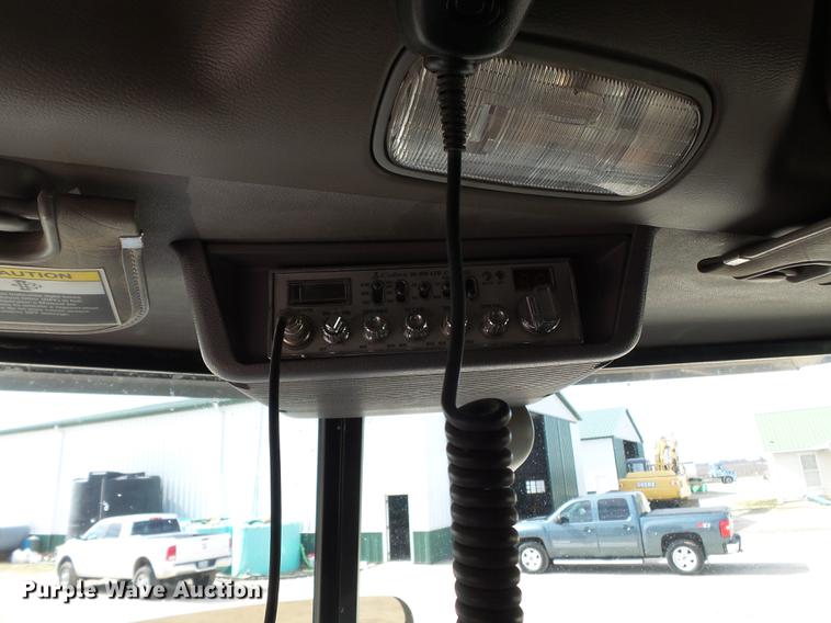 image for item CD9573 2008 Peterbilt 388 semi truck