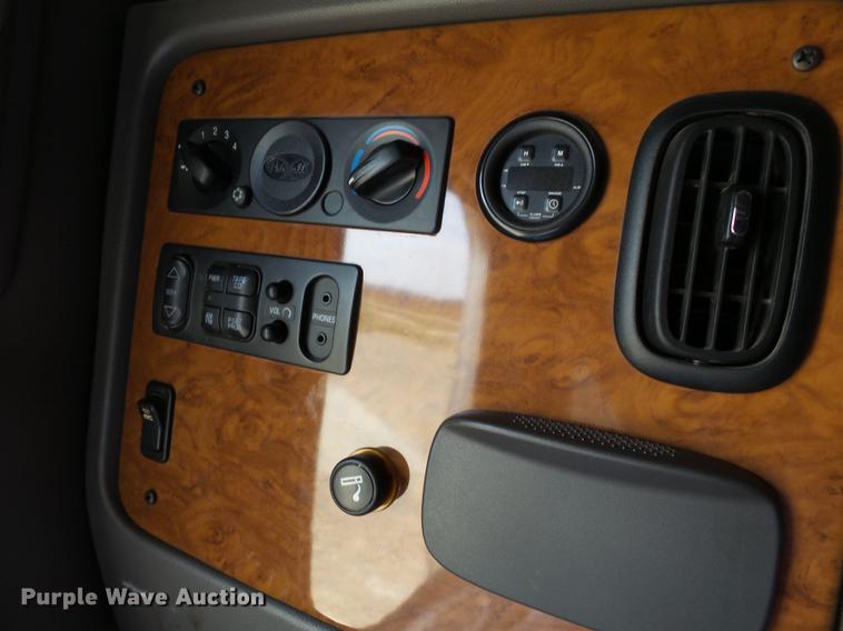 image for item CD9573 2008 Peterbilt 388 semi truck