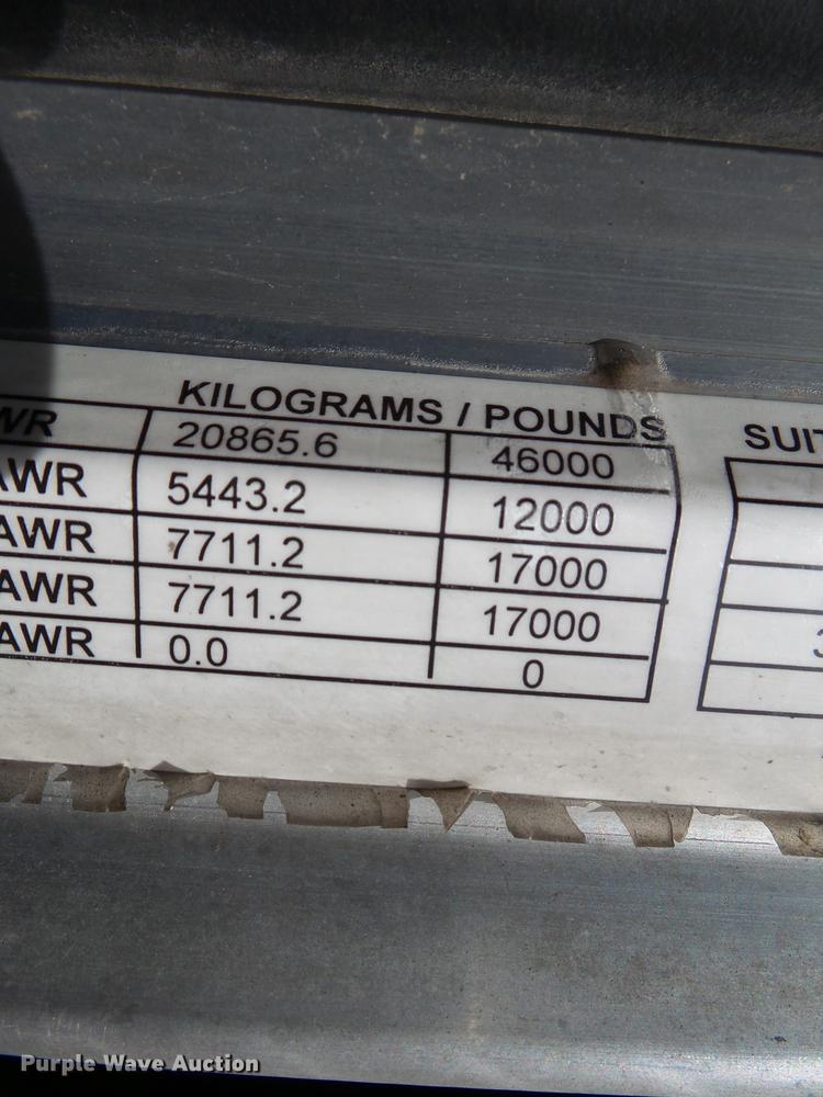 image for item CD9573 2008 Peterbilt 388 semi truck