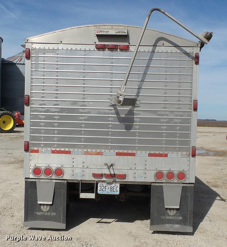image for item CD9578 2008 Wilson DWH500 double hopper bottom grain trailer