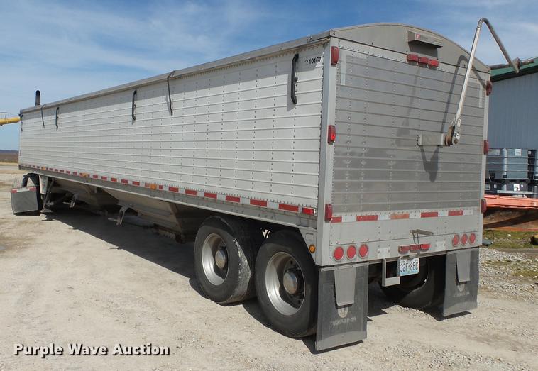 image for item CD9578 2008 Wilson DWH500 double hopper bottom grain trailer