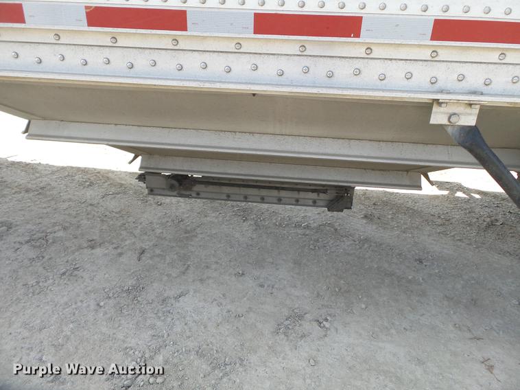 image for item CD9578 2008 Wilson DWH500 double hopper bottom grain trailer