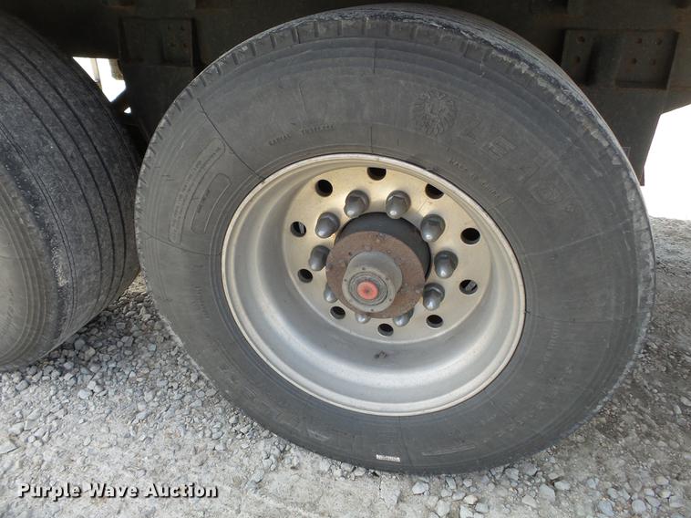 image for item CD9578 2008 Wilson DWH500 double hopper bottom grain trailer