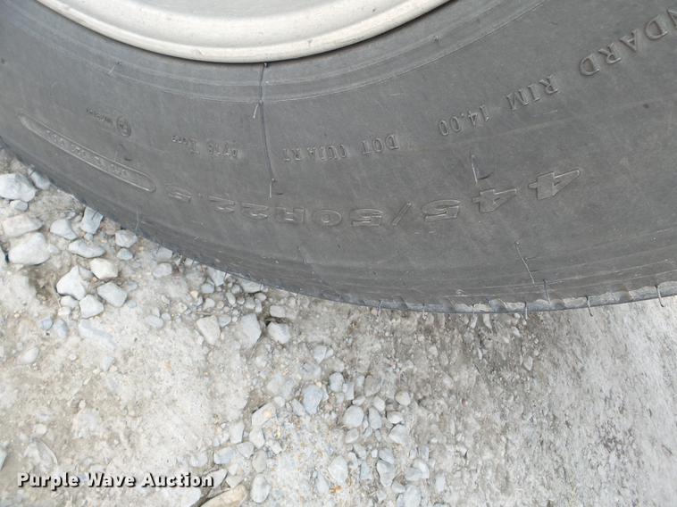 image for item CD9578 2008 Wilson DWH500 double hopper bottom grain trailer