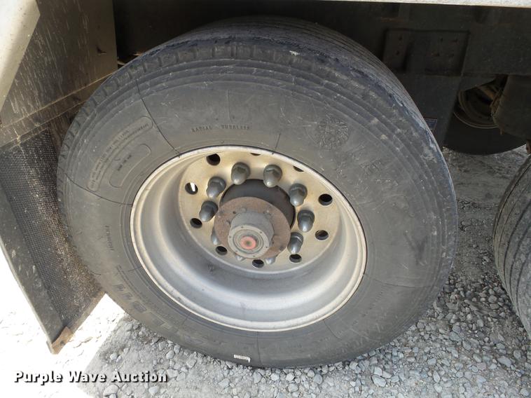 image for item CD9578 2008 Wilson DWH500 double hopper bottom grain trailer