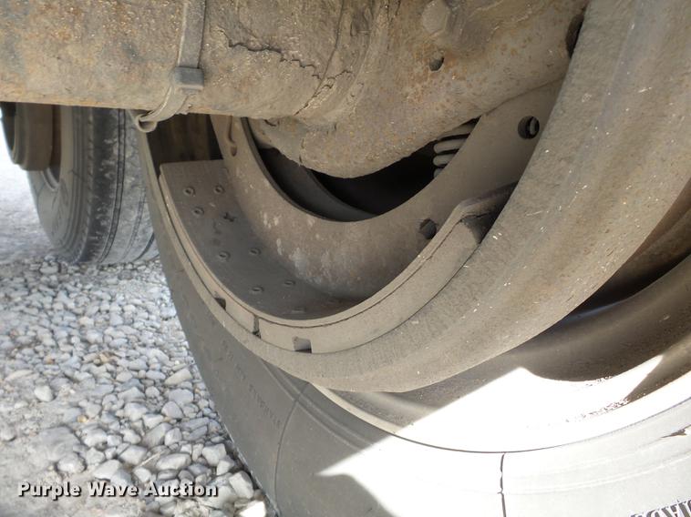 image for item CD9578 2008 Wilson DWH500 double hopper bottom grain trailer