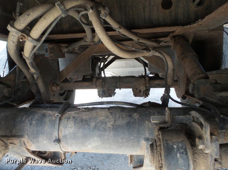 image for item CD9578 2008 Wilson DWH500 double hopper bottom grain trailer