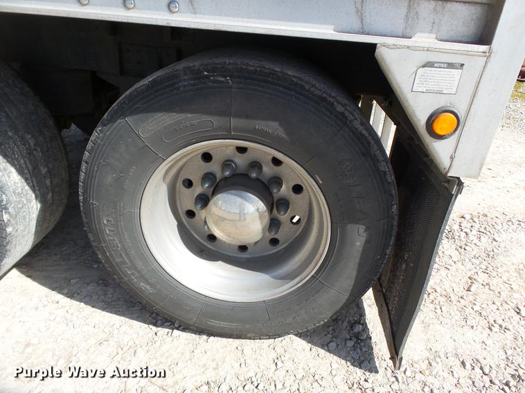image for item CD9578 2008 Wilson DWH500 double hopper bottom grain trailer