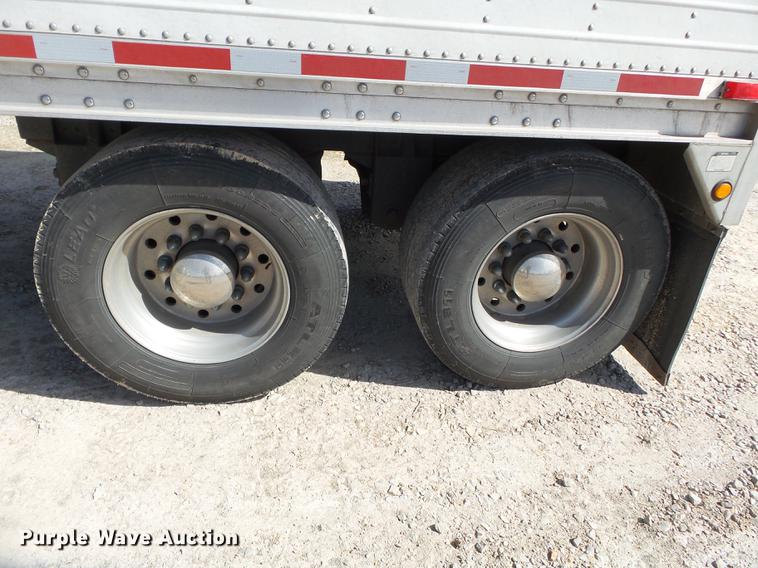 image for item CD9578 2008 Wilson DWH500 double hopper bottom grain trailer
