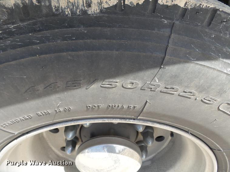 image for item CD9578 2008 Wilson DWH500 double hopper bottom grain trailer