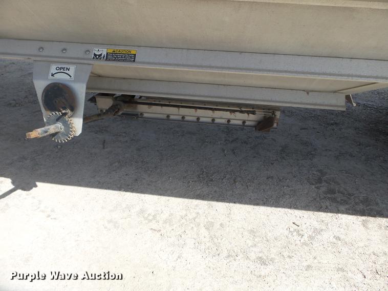 image for item CD9578 2008 Wilson DWH500 double hopper bottom grain trailer
