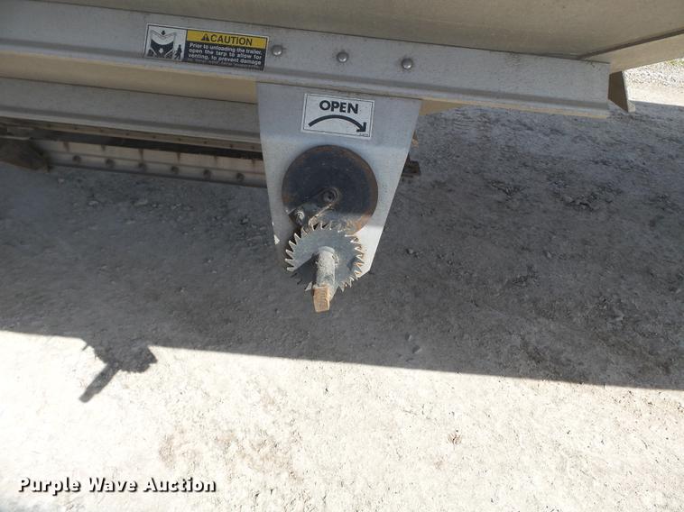 image for item CD9578 2008 Wilson DWH500 double hopper bottom grain trailer
