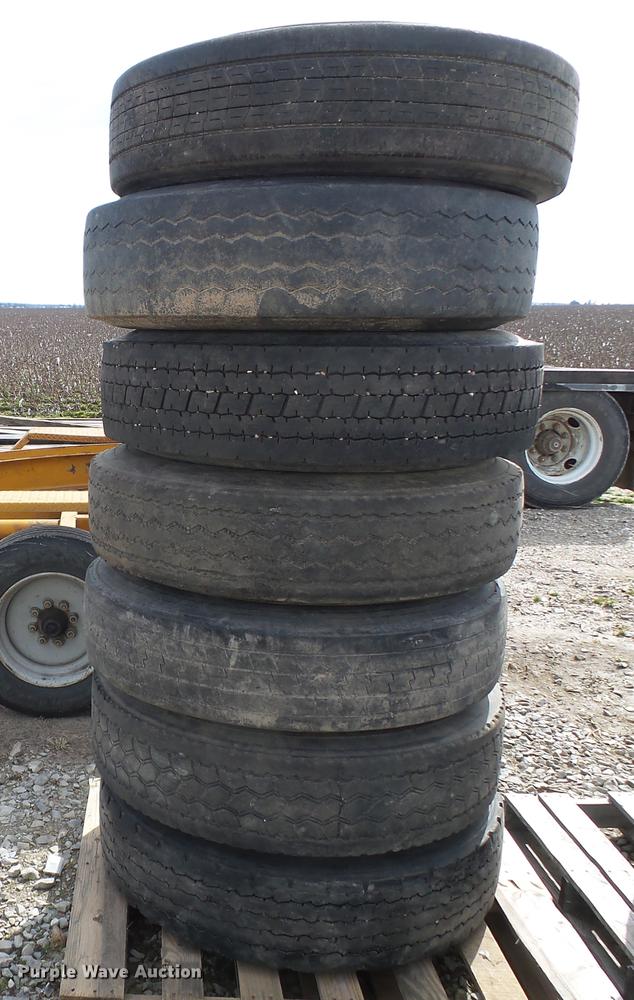 image for item CD9589 (10) tires