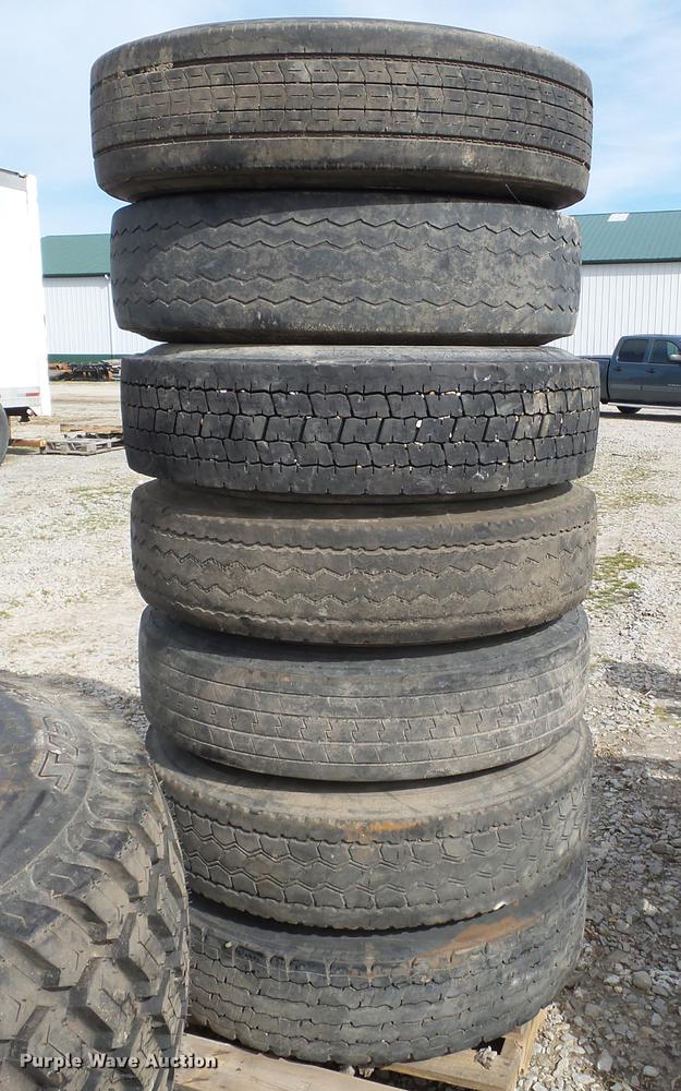 image for item CD9589 (10) tires