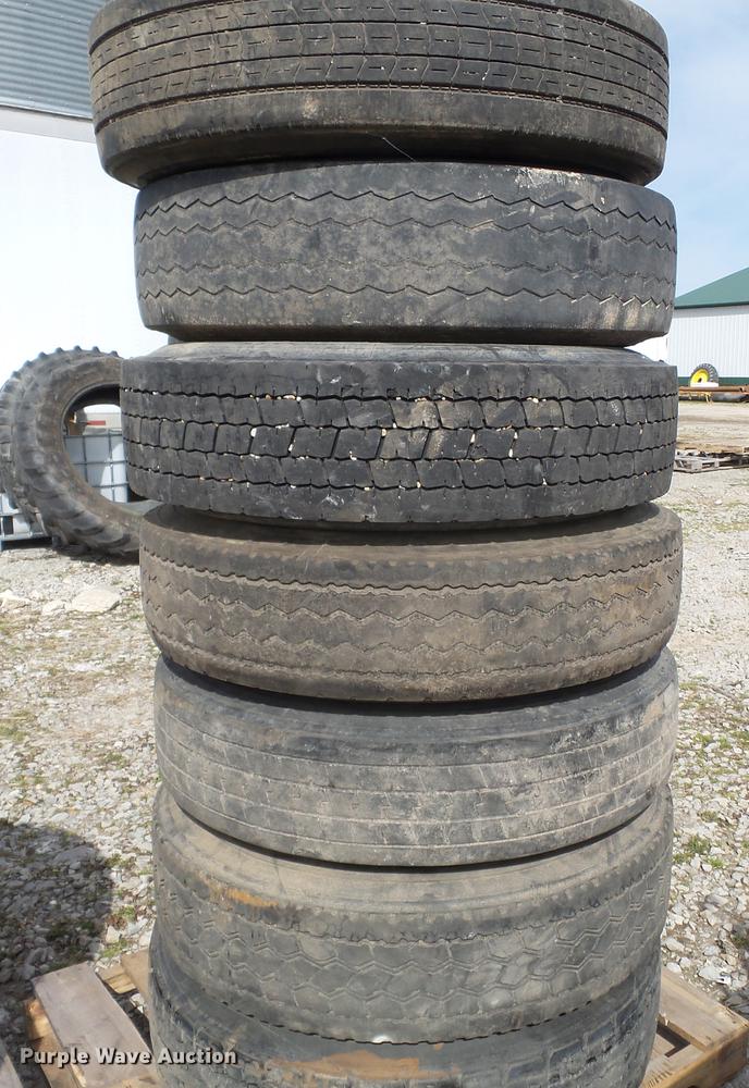image for item CD9589 (10) tires