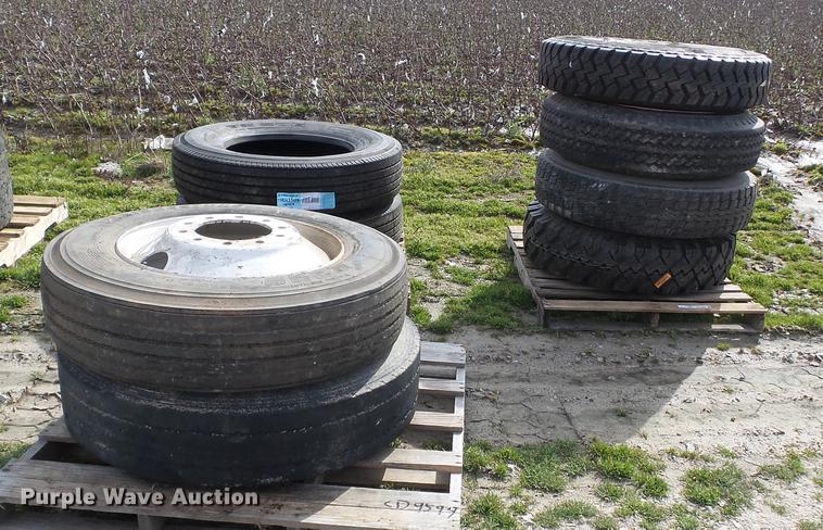 image for item CD9591 (2) 14.00-20 tires