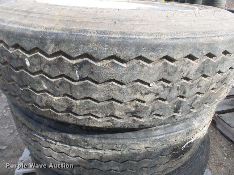 image for item CD9592 (7) 22.5 tires and wheels